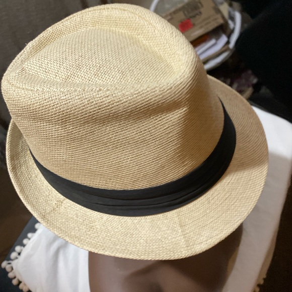 Stylish Tan Fedora with Black Band - Picture 8 of 12
